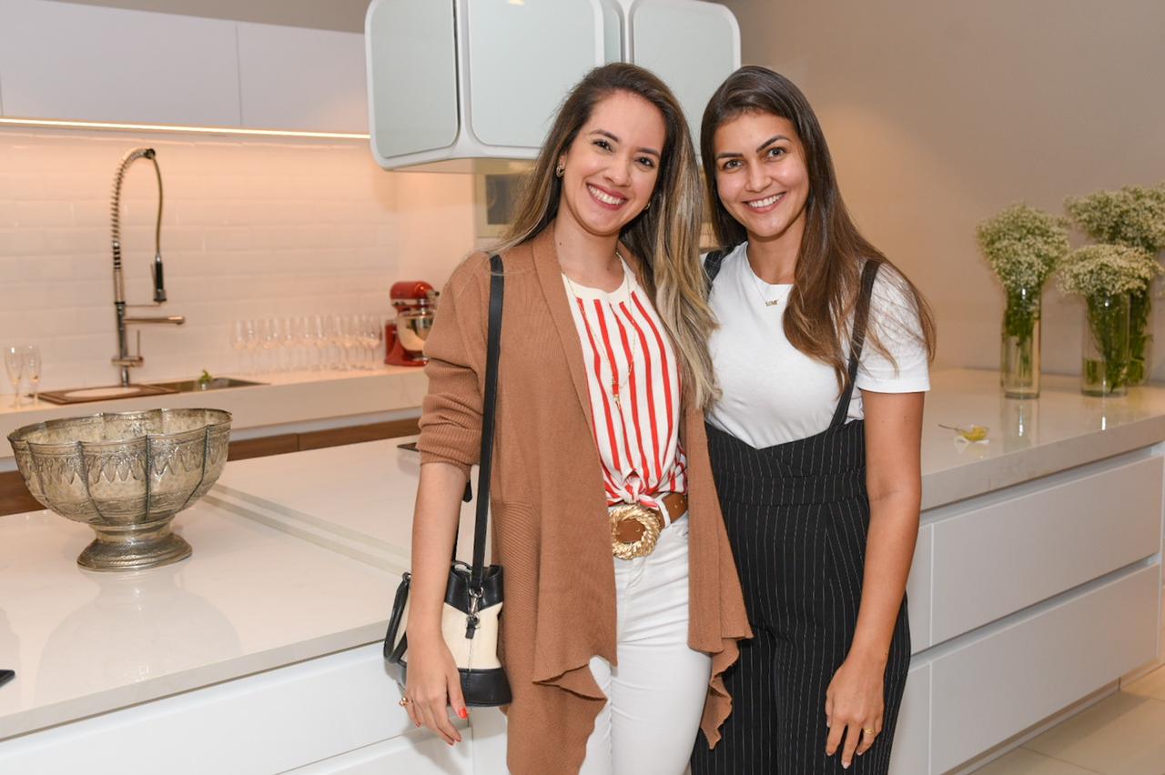 Jessica Estrela e Rebecca Moraes                